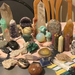 ✨ MUSEUM-QUALITY 50+ PIECE CRYSTAL COLLECTION – $6,000+ RETAIL VALUE ✨