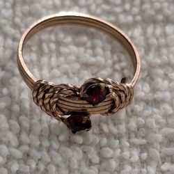 VIintage 9K Gold Garnet Ring Woven/twisted Shank Style