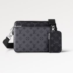 Throw me a offer(LOUIS VUITTON “Trio Messenger”)