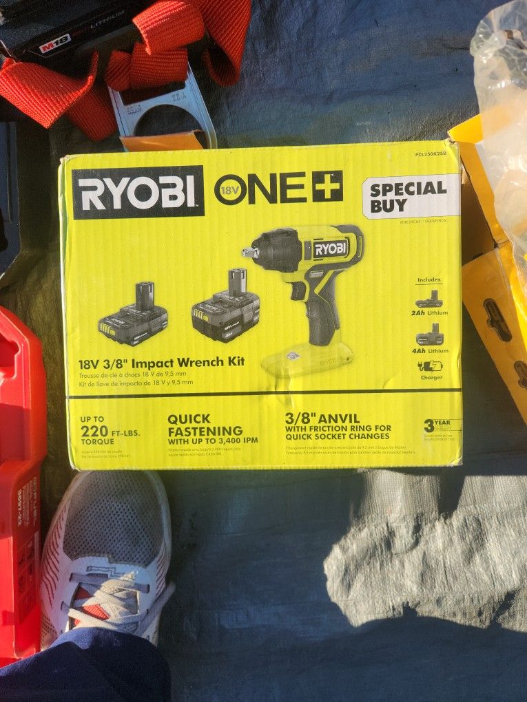 Ryobi 18v 3/8" Impact Wrench Kit