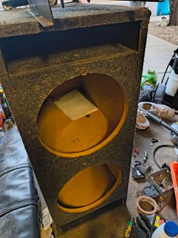 Speaker box for 2 12's