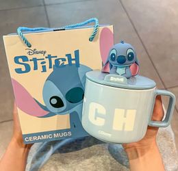 Ceramic Mug with Lid and Handgrip with a gift box