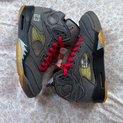 Off white 5s muslin Size 7.5 