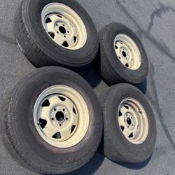 4 — 235/75r15 5x114.3 5x4.5 Stock Jeep YJ CHerokee Tacoma Hrv RAV4 Crv Wheels Rims  Tires!!!!!!!!!