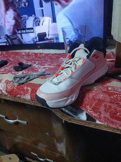 NIKE AIR SHOES