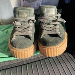 Puma Platform Suede Size 7 WOMENS 