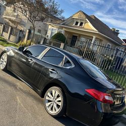 2011 Infiniti m37