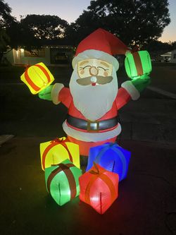 6 FT Christmas Santa Inflatables Outdoor Decorations Smiling Santa Claus with Present Boxes Blow Up Yard with Built-in LEDs for Outdoor Christmas Part
