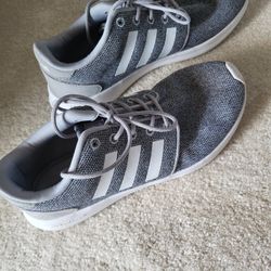 Adidas Women's Snickers Size 8