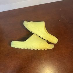 Yeezy Slide Glow Green