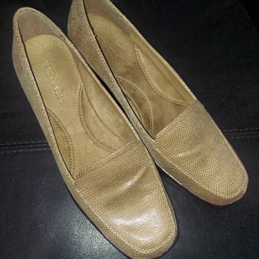 BRAND NEW AEROSOLES SIZE 10 ($10 each)