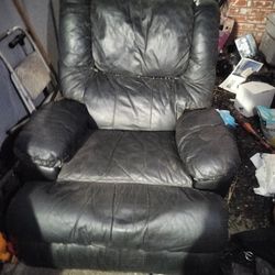 Leather Massaging Reclining Lounge Chair 
