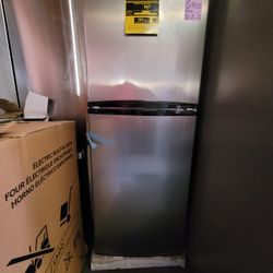 Refrigerator Avanti