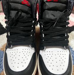 Retro Jordan 1s Black Toes