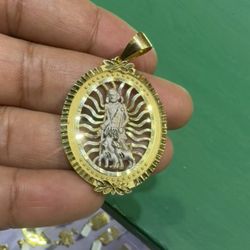 10kt Shepherd Jesus Pendant 