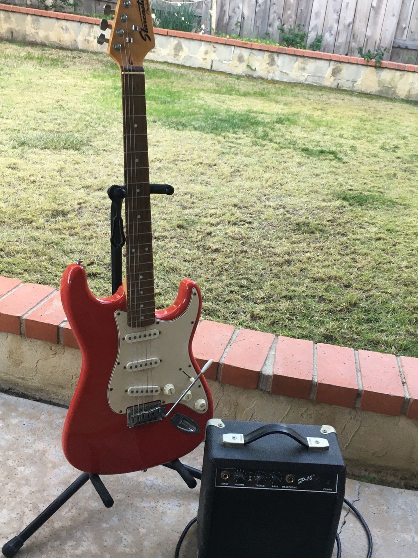 Starcaster Fender Guitar With Amp