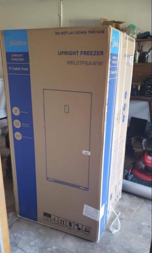 Midea Convertible Upright Freezer/Refrigerator 17-cu ft Garage Ready Frost-free Upright Freezer