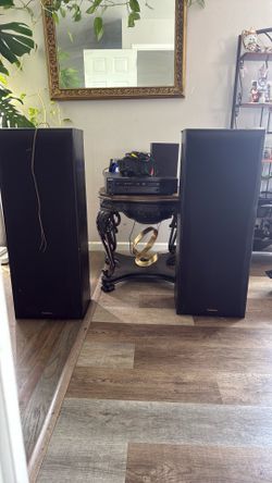 Home stereo speakers and 5 disc cd changer