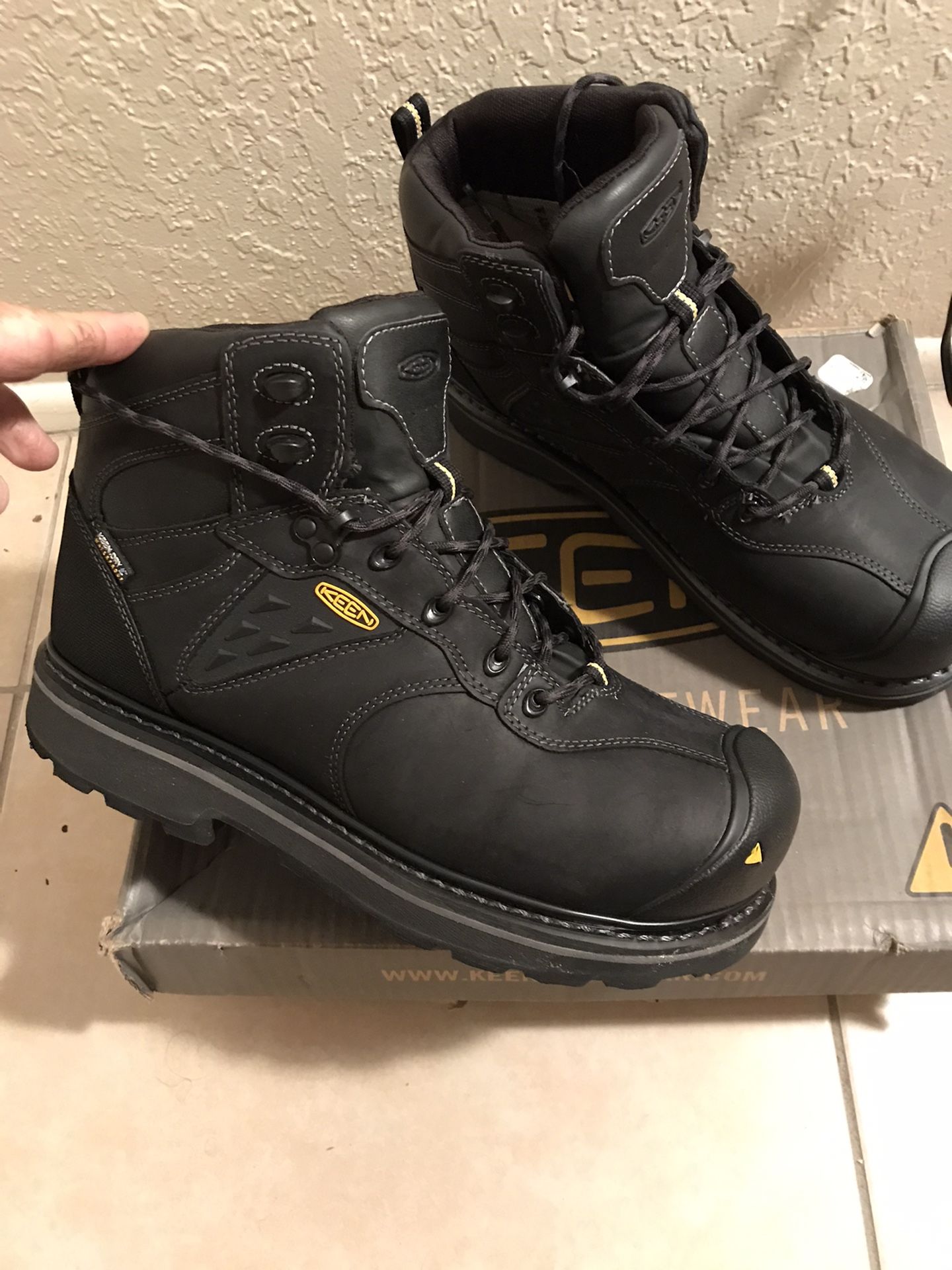 Men Work Boots size 9.5