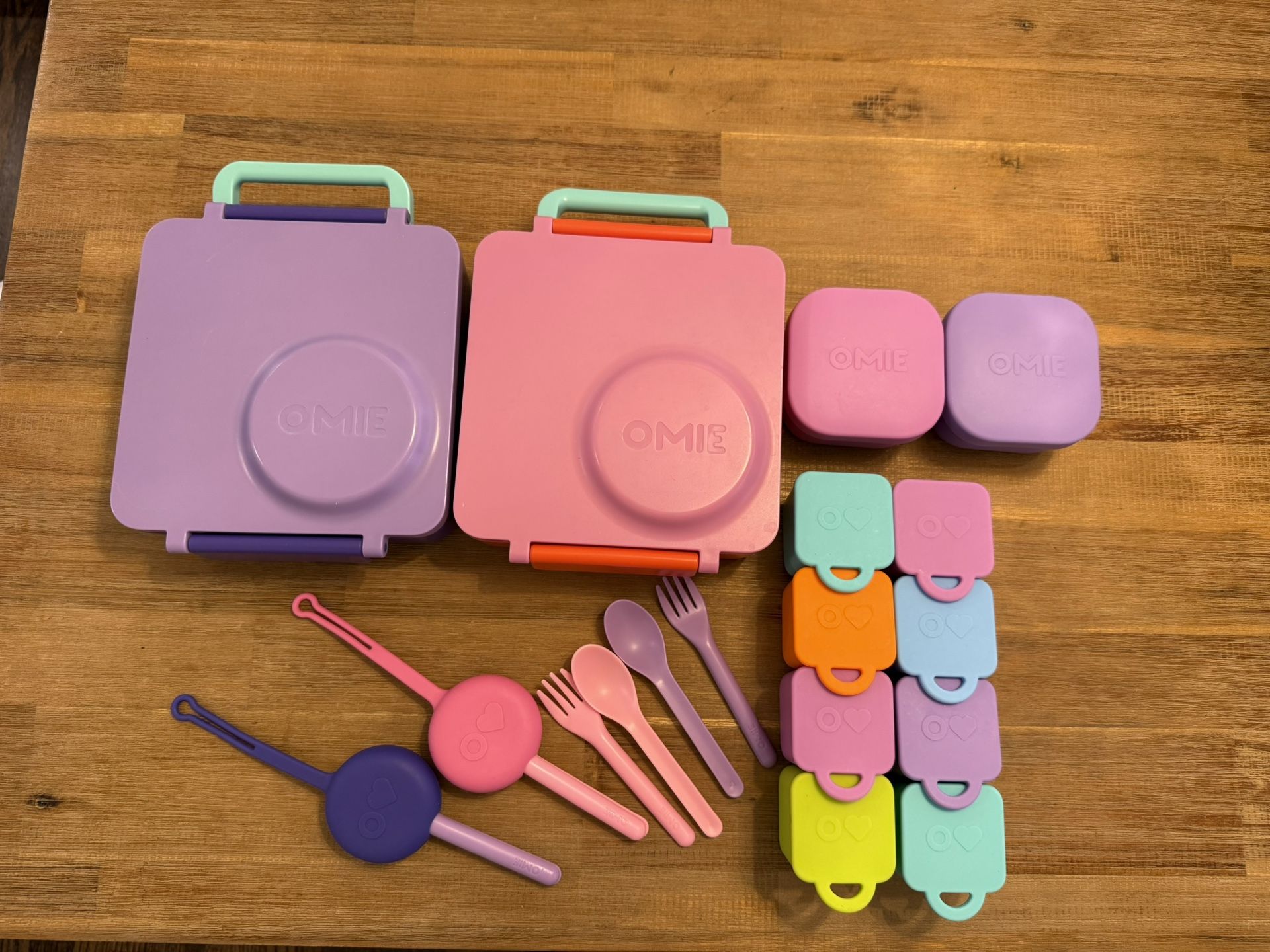 Omie lunch box sets
