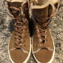 UGG Women’s Boots Size 9