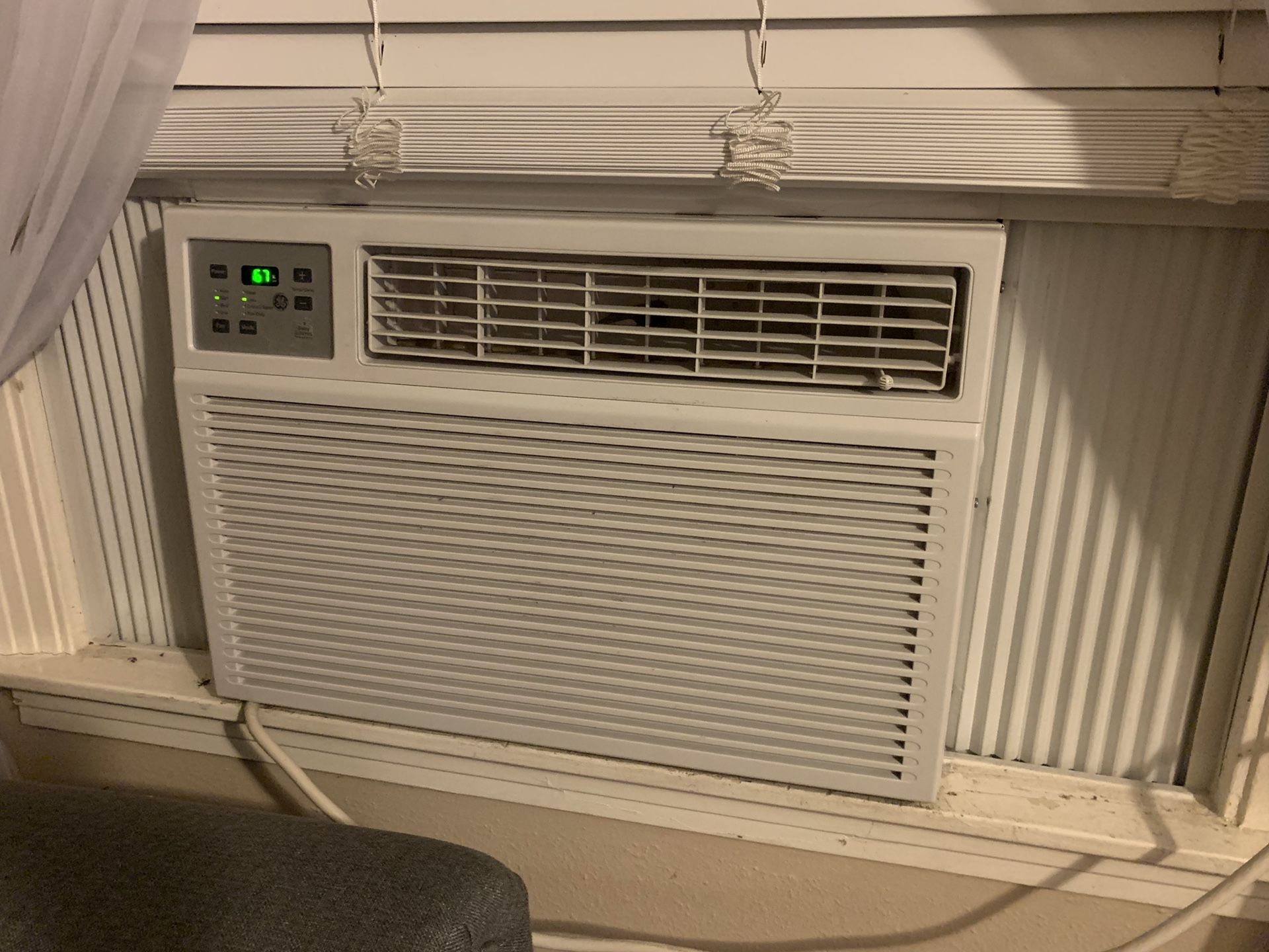 GE 24,000 BTU 230V Window Air Conditioner/Heater Unit for Sale in