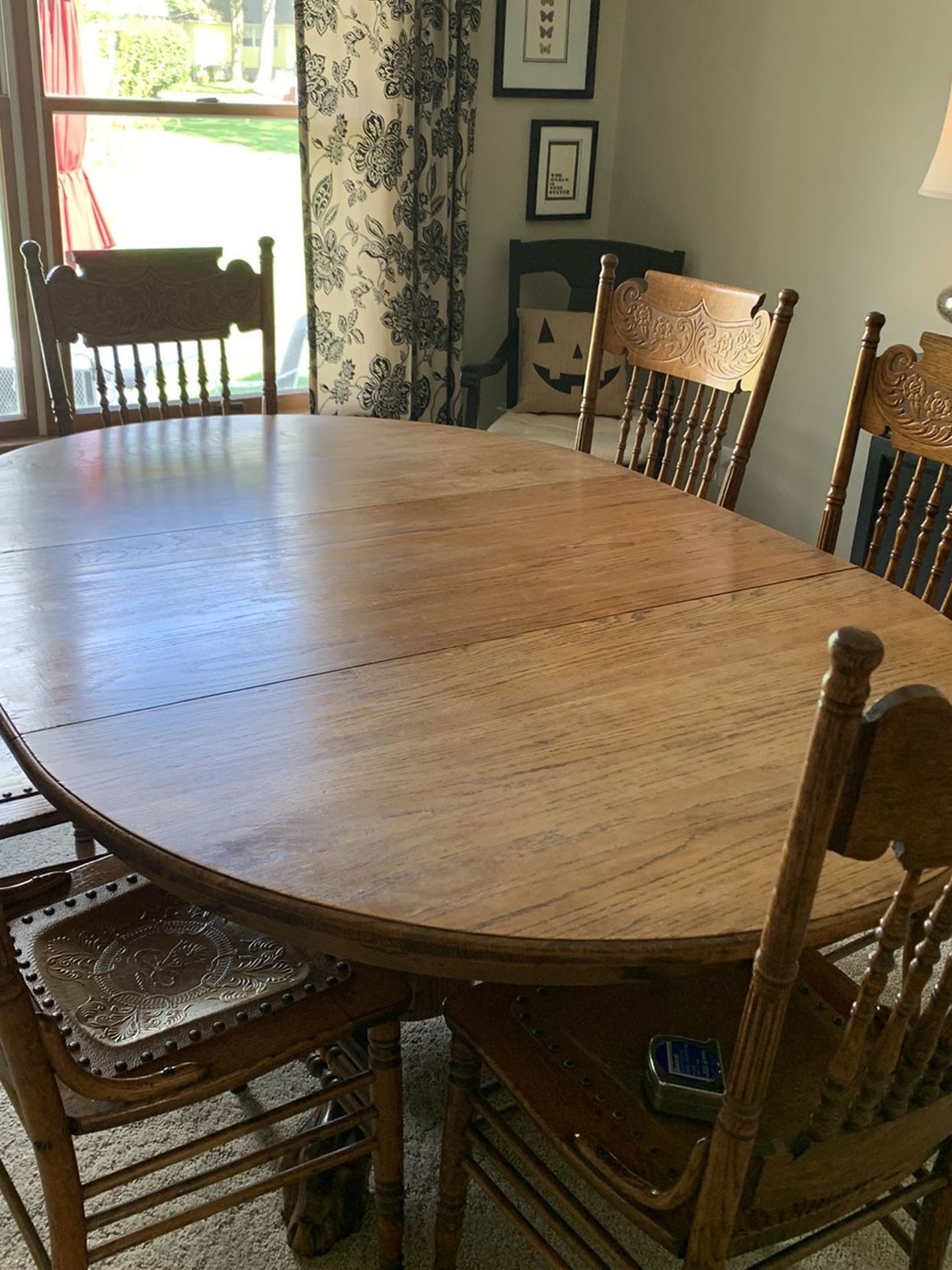 Oak antique dining room set w/6 chairs