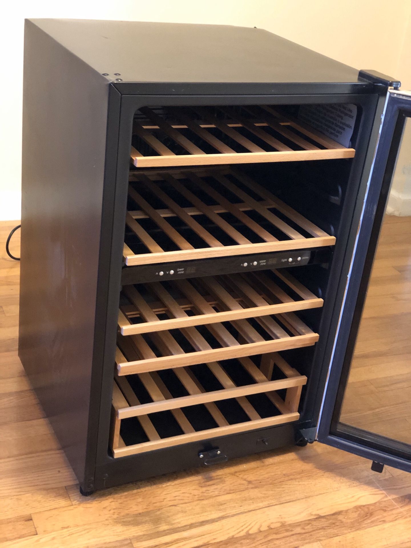 Frigidaire 38Bottle Wine Cooler Stainless steel ModelFFWC38B2RS