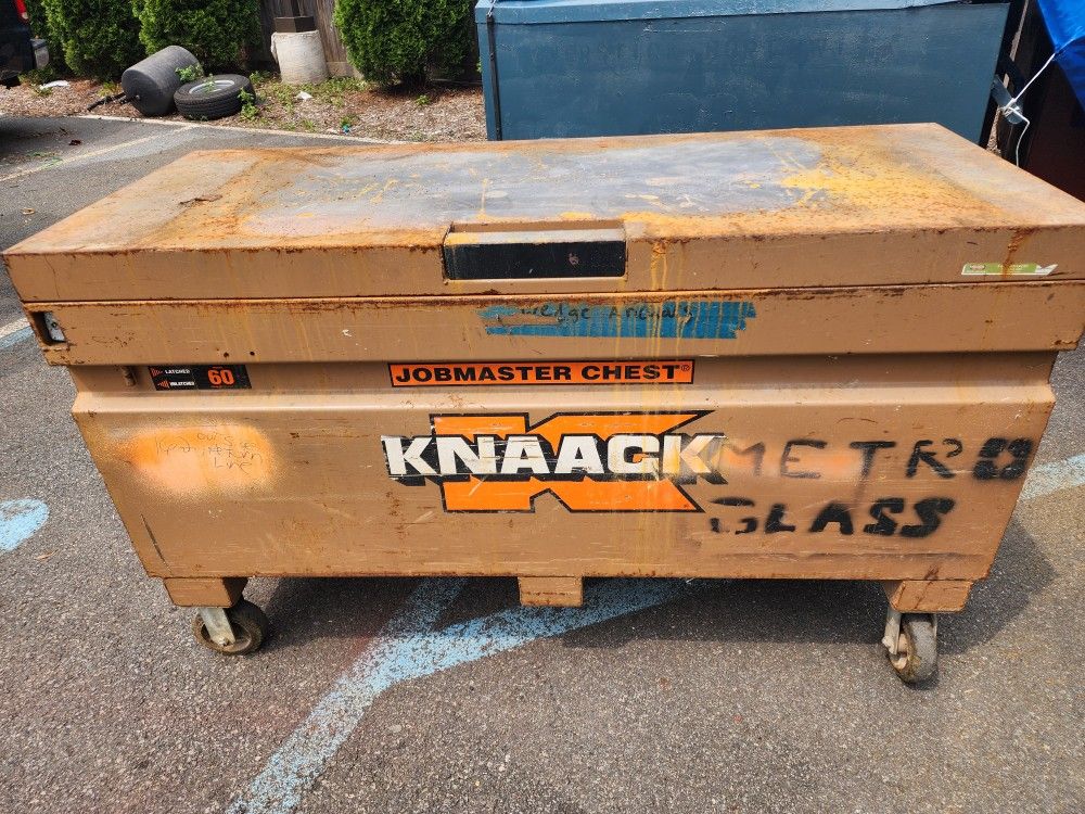 Knaack Model 60 Jobmaster Chest Jobsite Storage Boxes on castersKnaack Model 60 Jobmaster Chest Jobsite Storage Boxes on casters, many available.
NO k