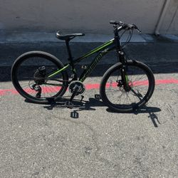 Schwinn Sidewinder 21 Speeds Front Suspension Disc Brakes Tires Size 24 
