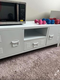 Entertainment center