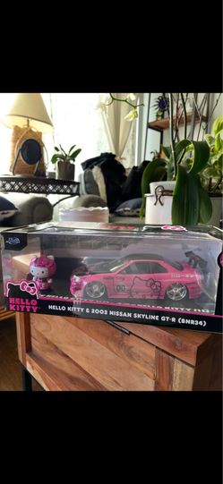 Hello Kitty Nissan Skyline