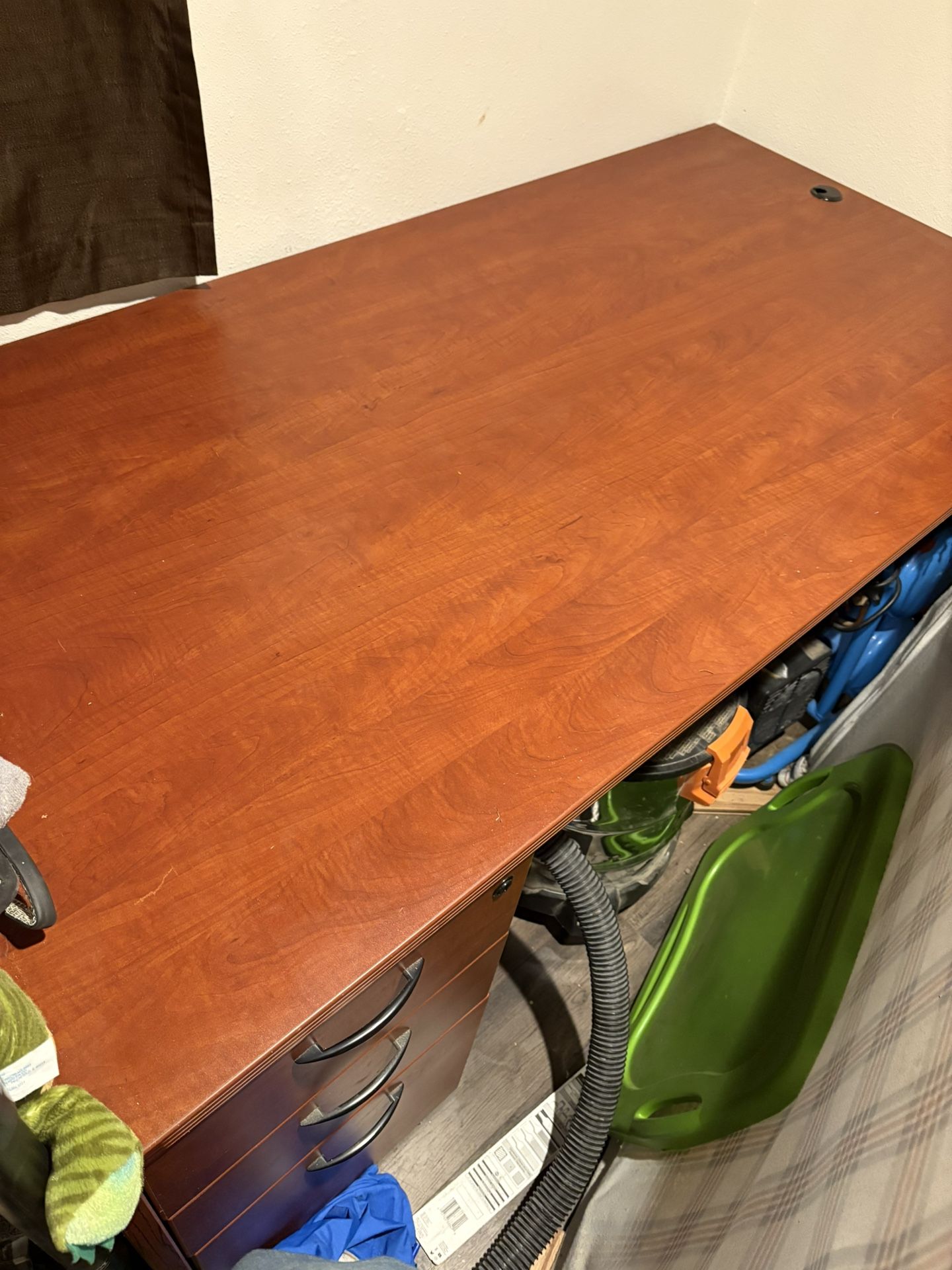 Desks Wooden with drawers 2