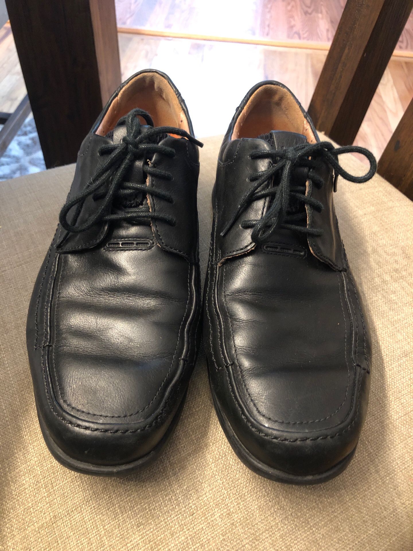 Clarks Unstructured Oxfords Men's Black Leather Lace-Up Excellent Size 8 W for Sale MA - OfferUp