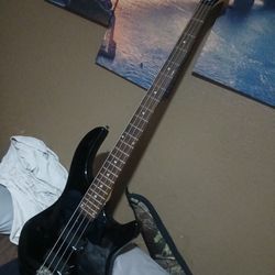 DEAN, BLACK BASS GUITAR