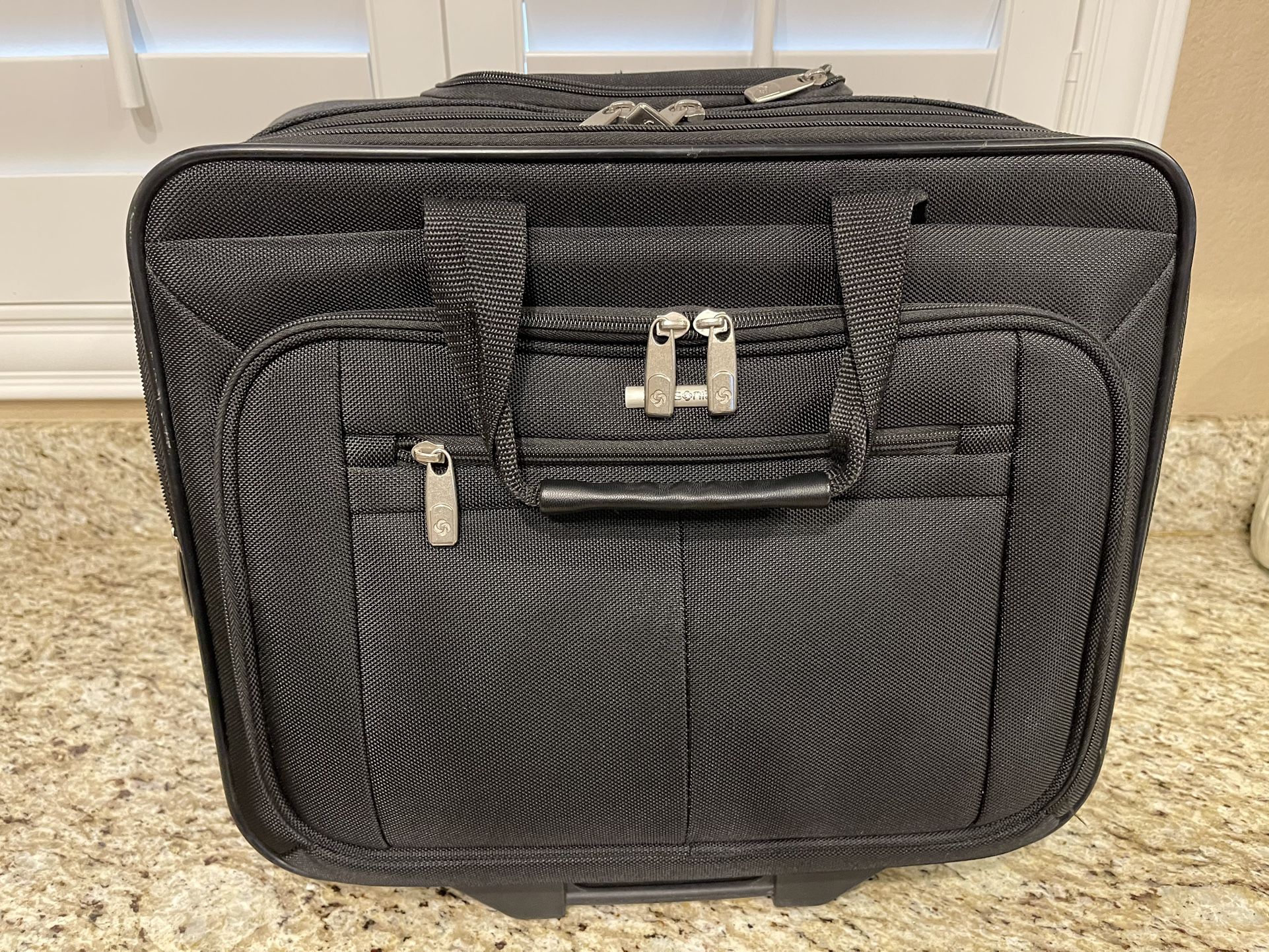 Samsonite Wheeled Business Case Retail Services