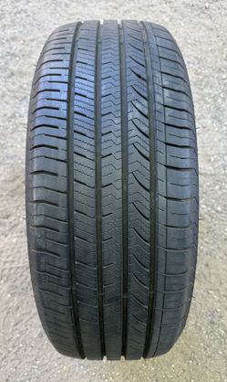 Hercules 225/55/18 (1) Tire