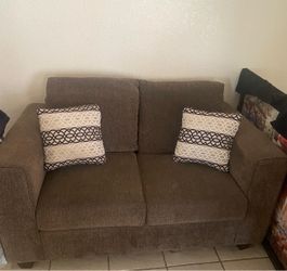 Brown Fabric Loveseat with Accent Pillows