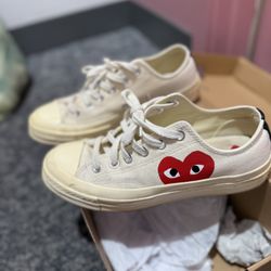 Comme des Garçons Converse Women 8 , Men’s 6 
