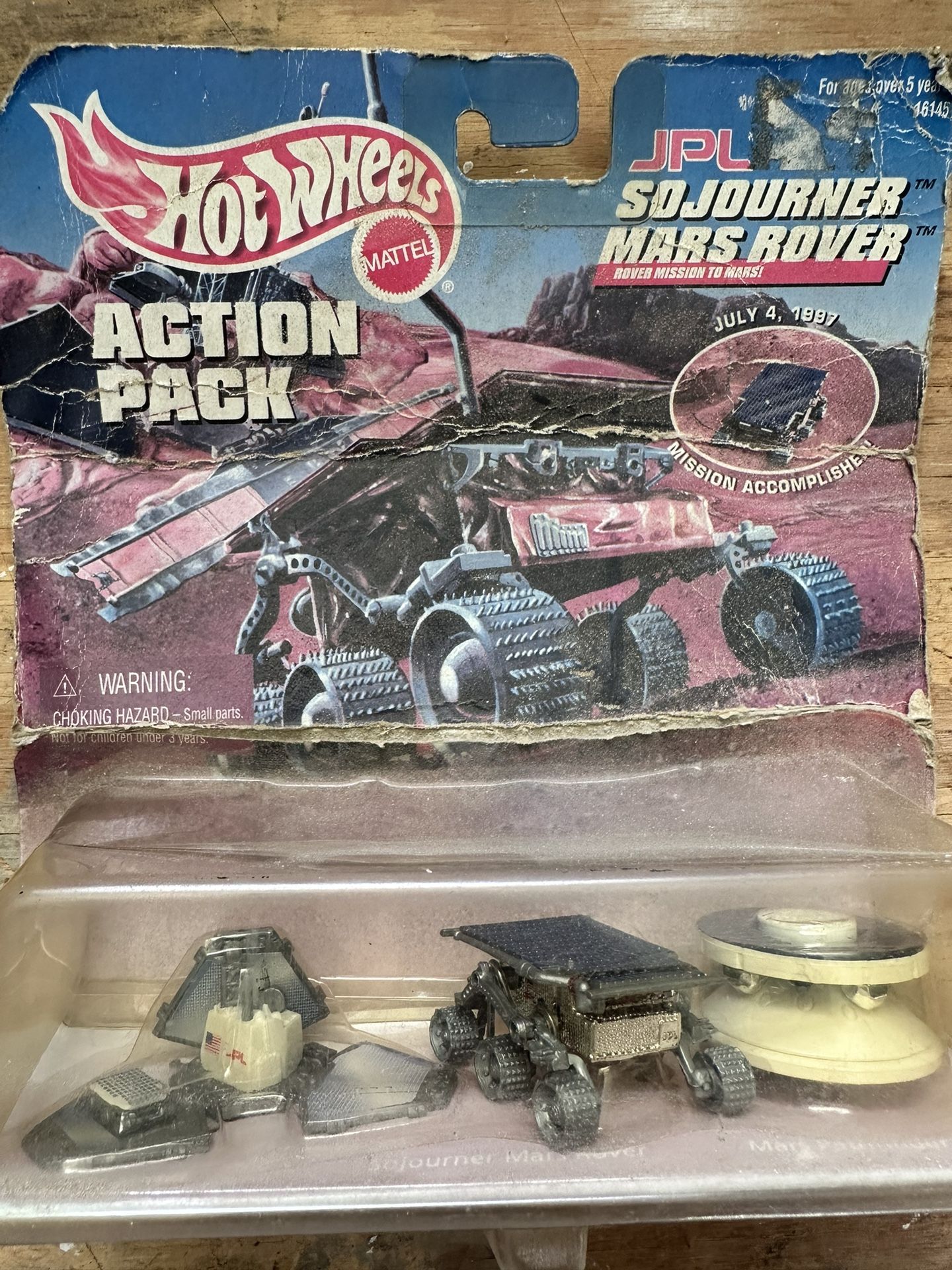 1997 Hot Wheels Sojourner Mars Rover Pack