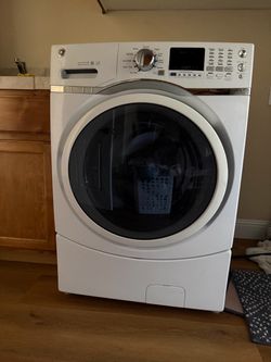 GE Front Load Washing Machine – Excellent Condition – $250 OBO pick up only