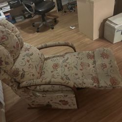 Recliner 5 Bucks 