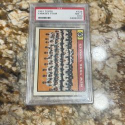 1961 Topps Yankees team PSA 7 Oc