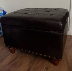 ottoman w/ storage inside