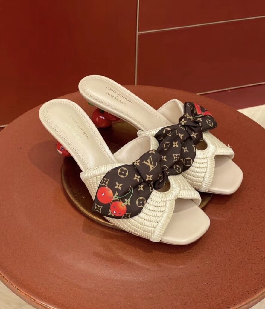 Designer high-heeled slippers