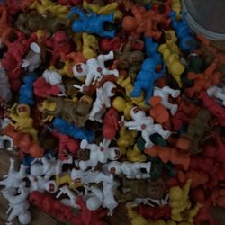 Easter Stuffers Mix Per Bag 4 Dollars 