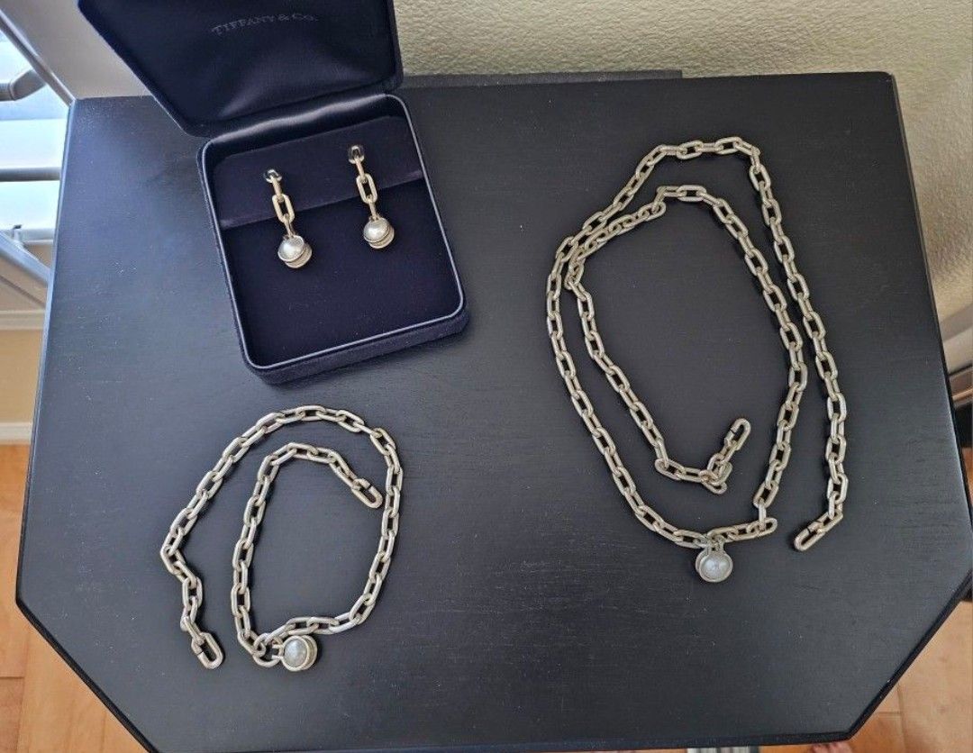 Authentic New Tiffany and Co. Sterling Silver Pearl Hardwear Jewelry Set