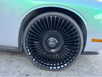 Dolce Wheels 24x9 / 24x10 + Lexani Tires 275/25R24 & 295/25R24 | Installed Bundle Deal 5x115 5x120