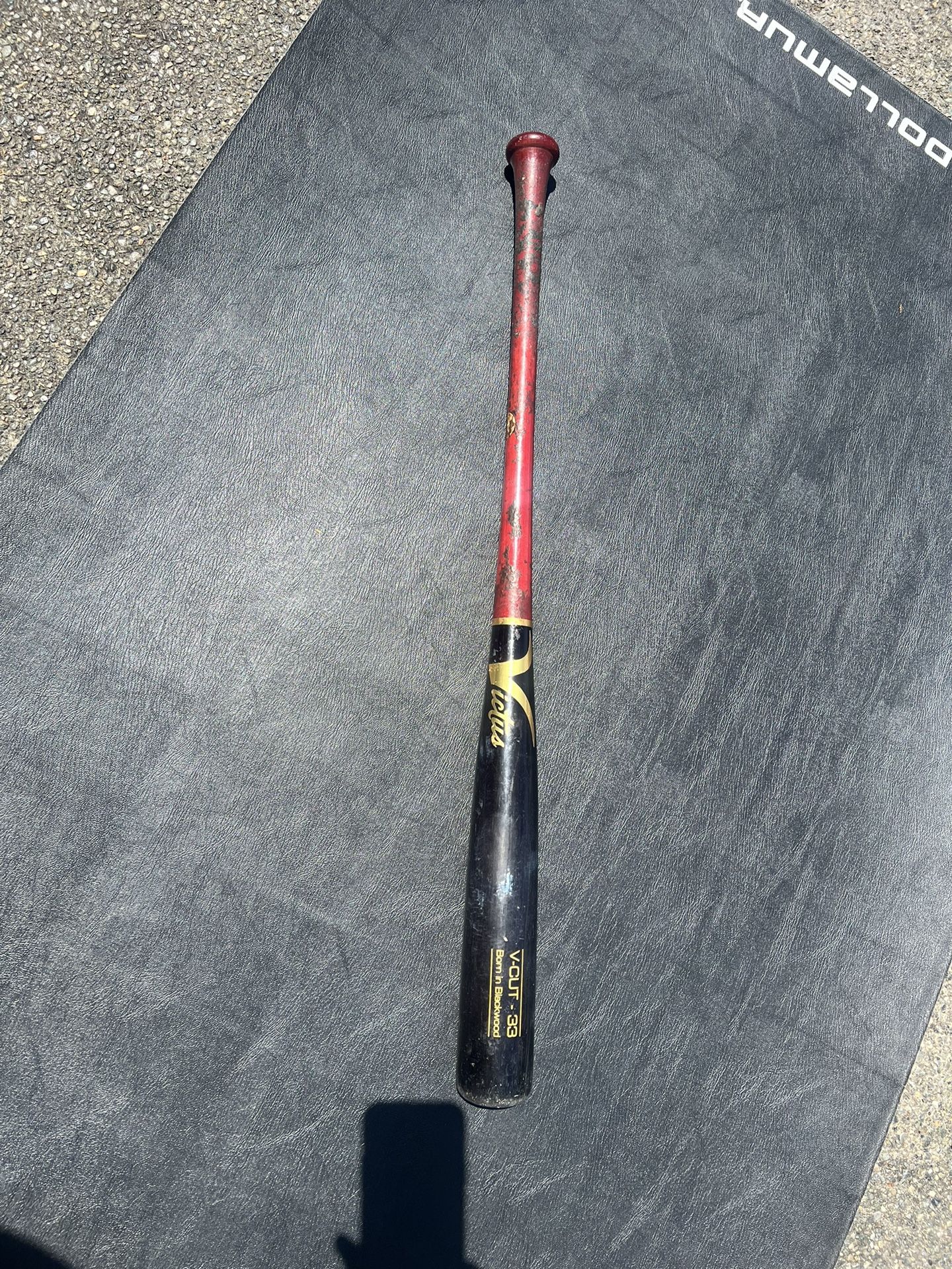 Victus 33 Inch Wood Baseball Bat (Maple)