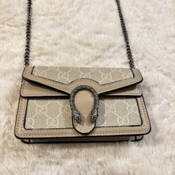 NEW CROSSBODY PURSE 